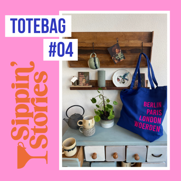 Sippin' Stories Totebag #04 Donker Blauw - Afbeelding 3