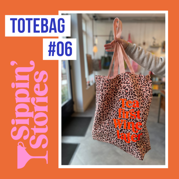 Sippin' Stories Totebag #06 Luipaard roze