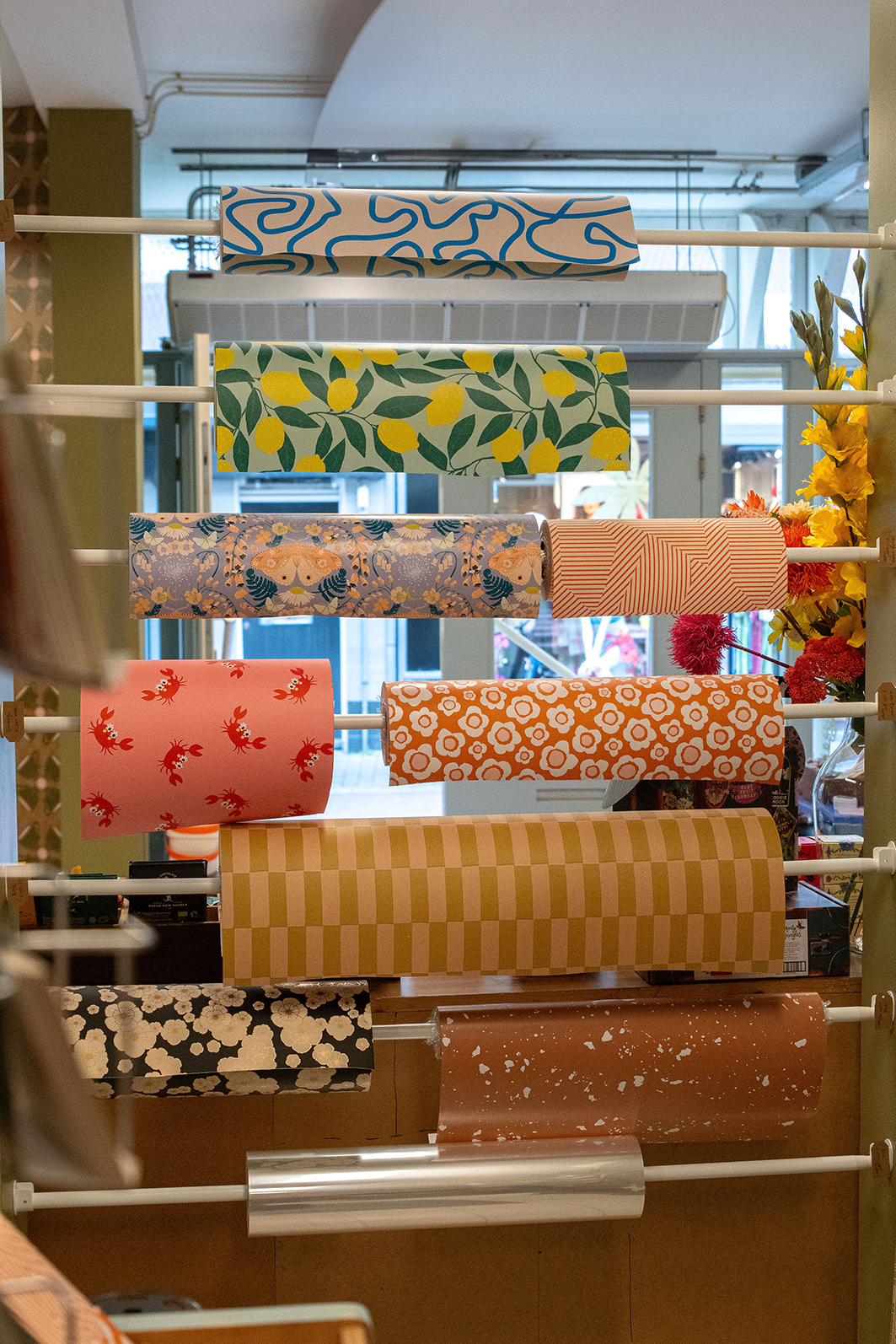 vacature inpakken Buro Fudge Woerden De inpaktafel bij Buro Fudge, waar nu een vacature is.